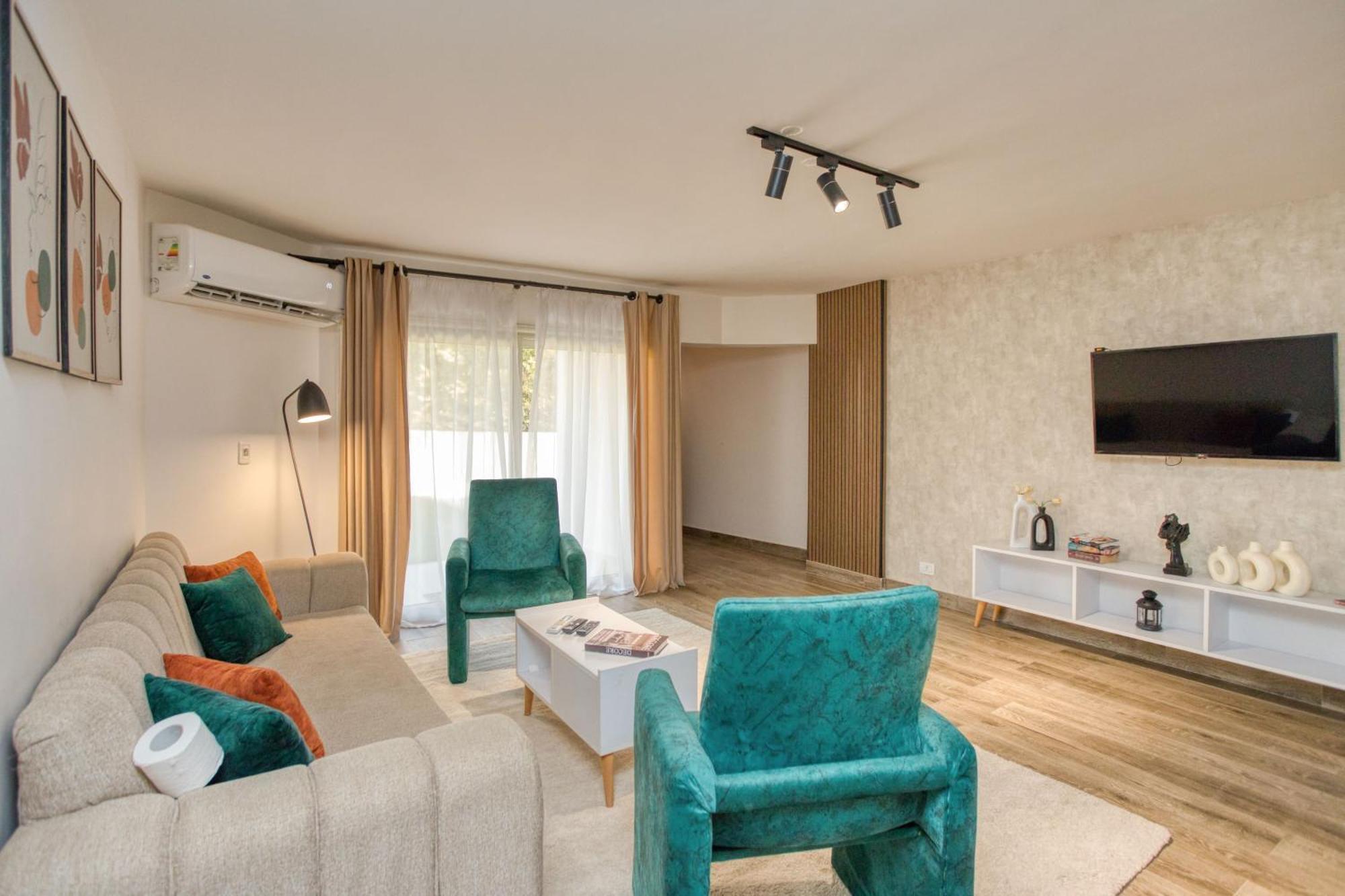 Apartment New In Front Of Garden 8 Mall *