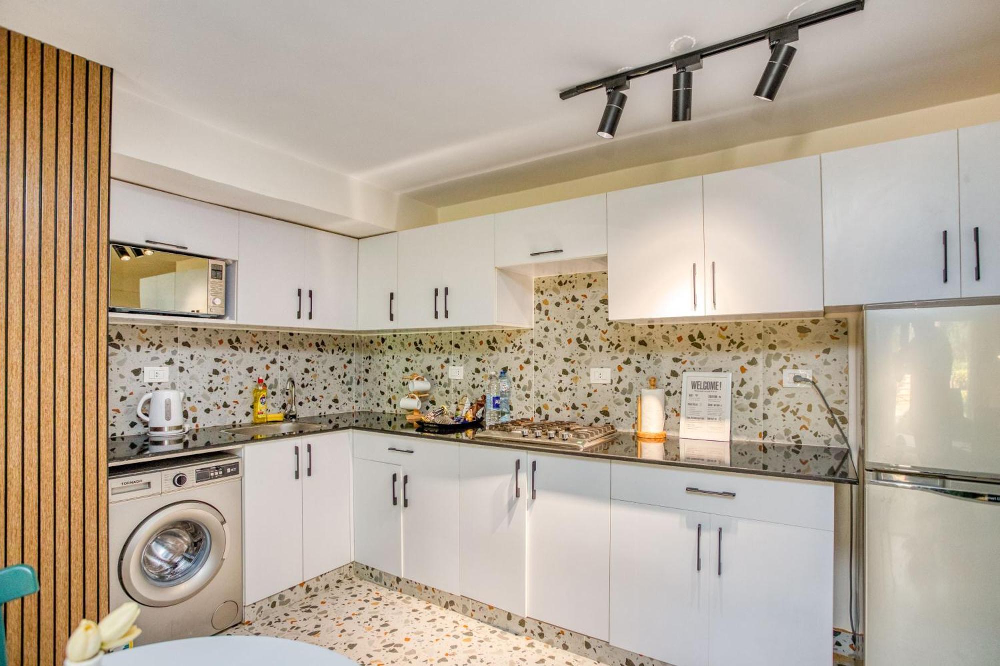 Apartment New In Front Of Garden 8 Mall Cairo